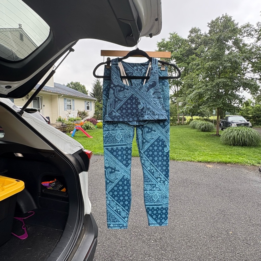 Fabletics Blue Patterned Matching Athletic Set - image 1